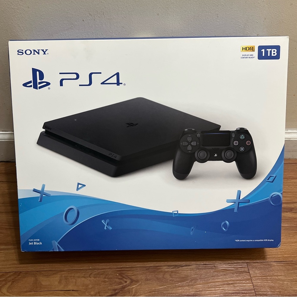 PLAYSTATION 4 (GAMES INCLUDED)
